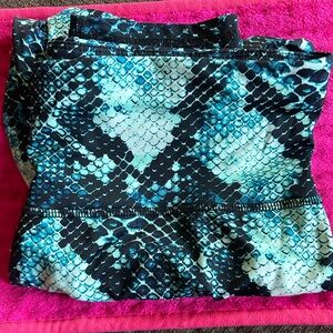 Blue snake print capris